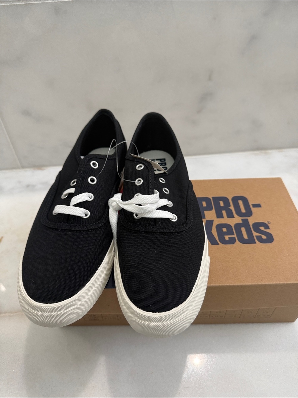 PRO-Keds Women’s Black Canvas Low-Top Sneakers 8.5m Nwb